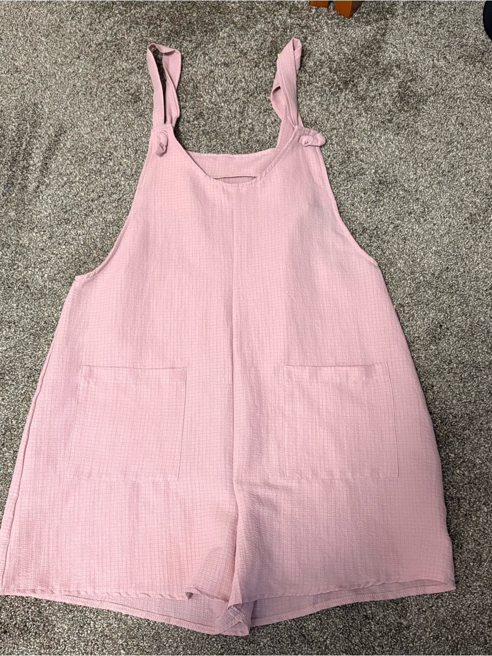 Casual Pink Tie-Shoulder Shorts Romper with Front Pockets